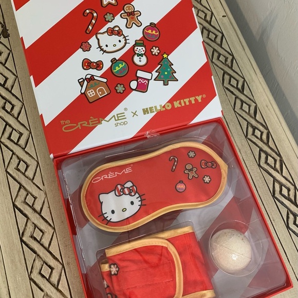 Hello Kitty The Creme Shop x Christmas Gift Limited Set Eye Mask Bath Bomb - Picture 4 of 5